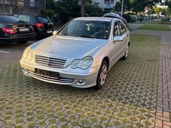 Silber Gebraucht 2006 Mercedes C220 Elegance Limousine | 4.000 € (Fairer Preis)