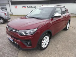 Rot Gebraucht 2019 Ssangyong Tivoli Quartz SUV | 10.990 € (Guter Preis)