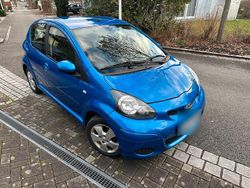 Blau Gebraucht 2009 Toyota Aygo Kleinwagen | 4.200 € (Etwas zu teuer)