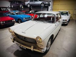 Grau Gebraucht 1963 Peugeot 404 Limousine | 17.500 €