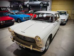 Grau Gebraucht 1963 Peugeot 404 Limousine | 17.500 €