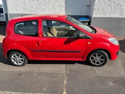 Rot Gebraucht 2009 Renault Twingo Kleinwagen | 3.800 €