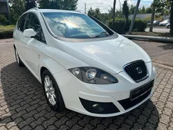 Weiß Gebraucht 2013 Seat Altea XL Van / Kleinbus | 2.990 € (Guter Preis)