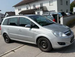 Grau Gebraucht 2009 Opel Zafira Edition Van / Kleinbus | 2.950 € (Fairer Preis)