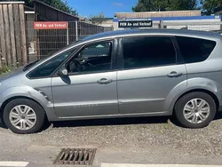 Silber Gebraucht 2010 Ford S-MAX S Van / Kleinbus | 2.750 € (Guter Preis)