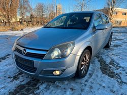 Grau Gebraucht 2004 Opel Astra Limousine | 1.890 € (Fairer Preis)