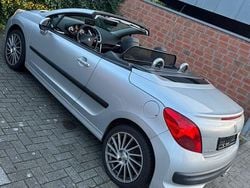 Silber Gebraucht 2007 Peugeot 207 CC Platinum Cabrio | 3.750 € (Guter Preis)