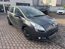 Grau Gebraucht 2012 Peugeot 5008 Van / Kleinbus | 5.950 € (Fairer Preis)