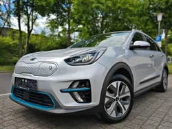 Grau /metallic /4ss Gebraucht 2021 Kia e-Niro 2 SUV | 22.190 € (Guter Preis)