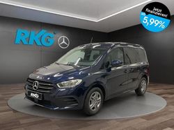 Blau Gebraucht 2023 Mercedes T180 Style Van / Kleinbus | 25.790 € (Guter Preis)