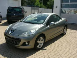 Grau metallic Gebraucht 2010 Peugeot 207 CC Premium Cabrio | 5.994 € (Etwas zu teuer)