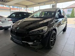 Braun Gebraucht 2022 BMW 220 Gran Tourer Luxury Line Van / Kleinbus | 29.990 € (Etwas zu teuer)