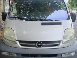 Grau Gebraucht 2003 Opel Vivaro Van | 4.550 €