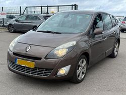 Braun Gebraucht 2011 Renault Scénic III Dynamique Van / Kleinbus | 2.650 € (Fairer Preis)