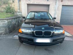 Schwarz Gebraucht 1999 BMW 323 Limousine | 4.750 € (Fairer Preis)