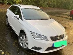 Weiß Gebraucht 2014 Seat Leon ST Kombi | 8.000 € (Guter Preis)