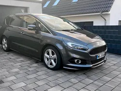 Grau Gebraucht 2015 Ford S-MAX ST-Line Van / Kleinbus | 16.500 €