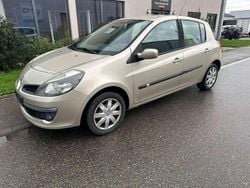 Gold Gebraucht 2006 Renault Clio II Dynamique Limousine | 900 € (Superpreis)