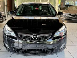 Schwarz Gebraucht 2011 Opel Astra Innovation Kombi | 4.600 € (Guter Preis)