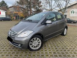 Grau Gebraucht 2012 Mercedes A160 Elegance Limousine | 9.390 € (Fairer Preis)