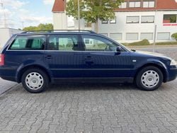 Blau Gebraucht 2003 VW Passat Family Kombi | 680 € (Guter Preis)