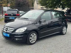 Schwarz Gebraucht 2008 Mercedes B200 Van / Kleinbus | 7.999 € (Teuer)