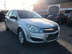 Silber Gebraucht 2009 Opel Astra Edition Kombi | 2.999 € (Etwas zu teuer)