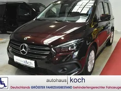 Rubellitrot mb 3660 Gebraucht 2023 Mercedes 180 Progressive Limousine | 47.980 €