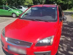 Rot Gebraucht 2005 Ford Focus Kleinwagen | 340 € (Superpreis)