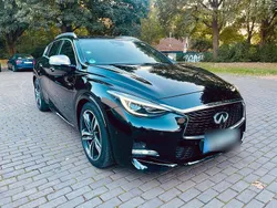 Schwarz Gebraucht 2016 Infiniti Q30 Luxe Kleinwagen | 17.500 € (Fairer Preis)