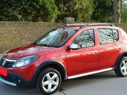 Rot Gebraucht 2012 Dacia Sandero Stepway Limousine | 4.690 € (Guter Preis)