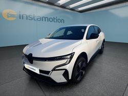 Weiß Gebraucht 2022 Renault Megane E-Tech Limousine | 28.749 € (Teuer)