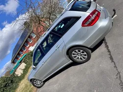 Silber Gebraucht 2011 Mercedes 220 Kombi | 9.200 €
