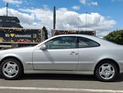 Silber Gebraucht 2001 Mercedes CLK230 Elegance Coupé | 10.900 €