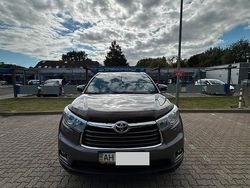 Grau Gebraucht 2014 Toyota Highlander SUV | 29.999 €