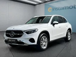 Weiß Gebraucht 2023 Mercedes GLC200 SUV | 50.149 € (Etwas zu teuer)