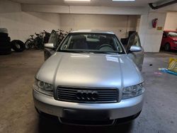 Silber Gebraucht 2002 Audi A4 Limousine | 1.800 € (Fairer Preis)