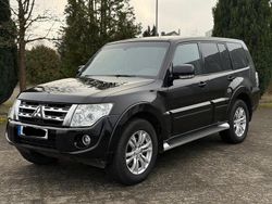 Schwarz Gebraucht 2012 Mitsubishi Pajero SUV | 11.800 € (Fairer Preis)