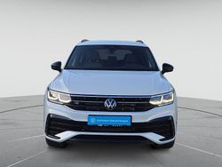 Oryxweiß perlmutteffekt Gebraucht 2025 VW Tiguan Allspace R-line SUV | 47.880 € (Teuer)