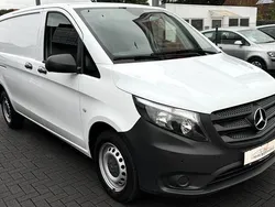 Weiß Gebraucht 2022 Mercedes Vito Van / Kleinbus | 24.900 € (Guter Preis)