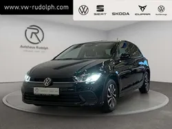 Deep black perleffekt (metallic) Gebraucht 2023 VW Polo Active Kleinwagen | 19.439 € (Guter Preis)