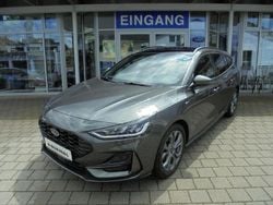 Grau Gebraucht 2023 Ford Focus ST-Line X Limousine | 25.990 € (Fairer Preis)