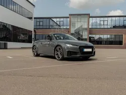 Grau Gebraucht 2019 Audi TT Roadster Ambiente Cabrio | 39.799 € (Guter Preis)