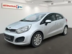 Silber Gebraucht 2012 Kia Rio Limousine | 3.499 € (Superpreis)