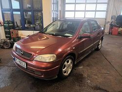 Rot Gebraucht 2000 Opel Astra Limousine | 1.790 € (Guter Preis)