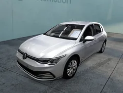 Silber Gebraucht 2020 VW Golf VIII Life Limousine | 19.040 € (Teuer)