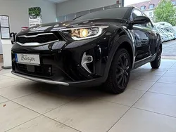 Schwarz Neu 2024 Kia Stonic Comfort SUV | 16.900 €
