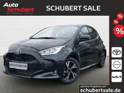 Black mica / ink Gebraucht 2024 Toyota Yaris Hybrid Team Kleinwagen | 23.850 € (Fairer Preis)