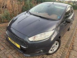 Grau Gebraucht 2014 Ford Fiesta Trend Limousine | 5.990 € (Etwas zu teuer)