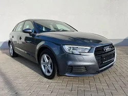 Grau Gebraucht 2019 Audi A3 Sportback Comfort Limousine | 15.900 € (Guter Preis)